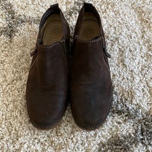 Hush Puppies brown booties.